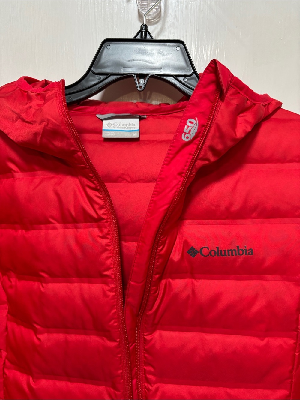 PRE OWNED Columbia LAKE 22 DOWN WOMEN'S MEDIUM LONG Red Hooded Puffer Jacket - Picture 2 of 15